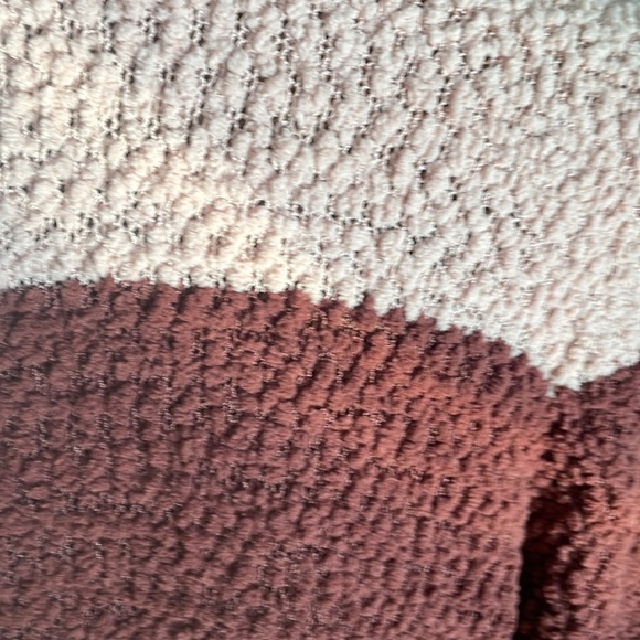 Multi color sweater with pockets - Picture 6 of 8